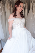 Load image into Gallery viewer, Carmen - Off-Shoulder Tulle A-Line Dress with Lace Appliques