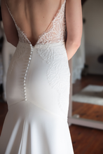 Load image into Gallery viewer, Eveleigh - Mermaid with V-Neck Wedding Dress