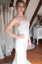 Load image into Gallery viewer, Luella - Mermaid with V-Neck Wedding Dress