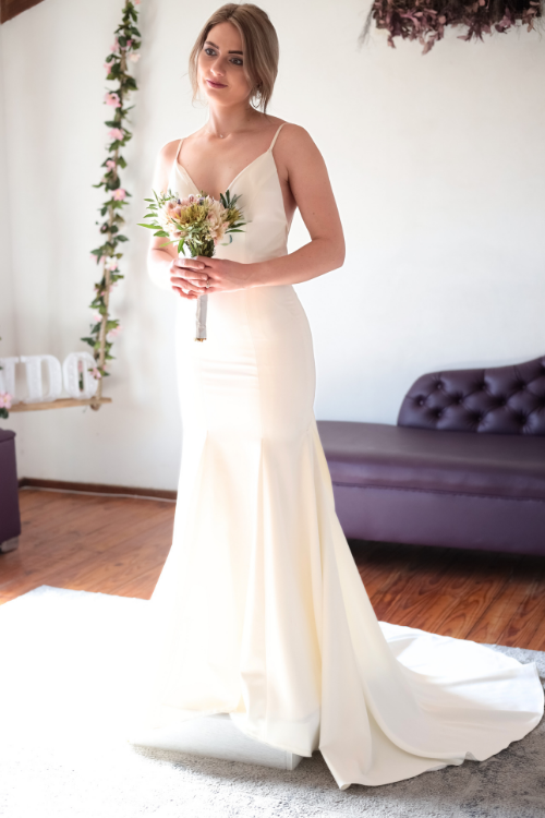 Mikaela - Mermaid with V-Neck Wedding Dress